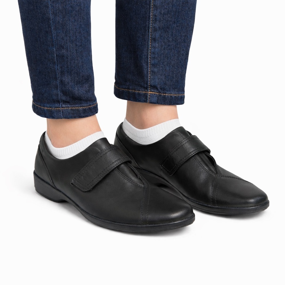Size 9.5 Clarks Women’s Everlay Dixey Black Slip On Comfort Loafers